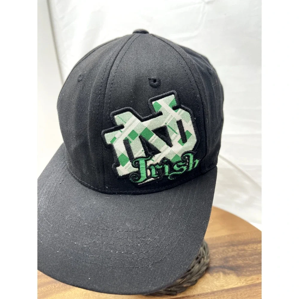 Notre Dame IRISH Hat Cap ND Big Spellout Kelly Green Clover Fighting s/m‎